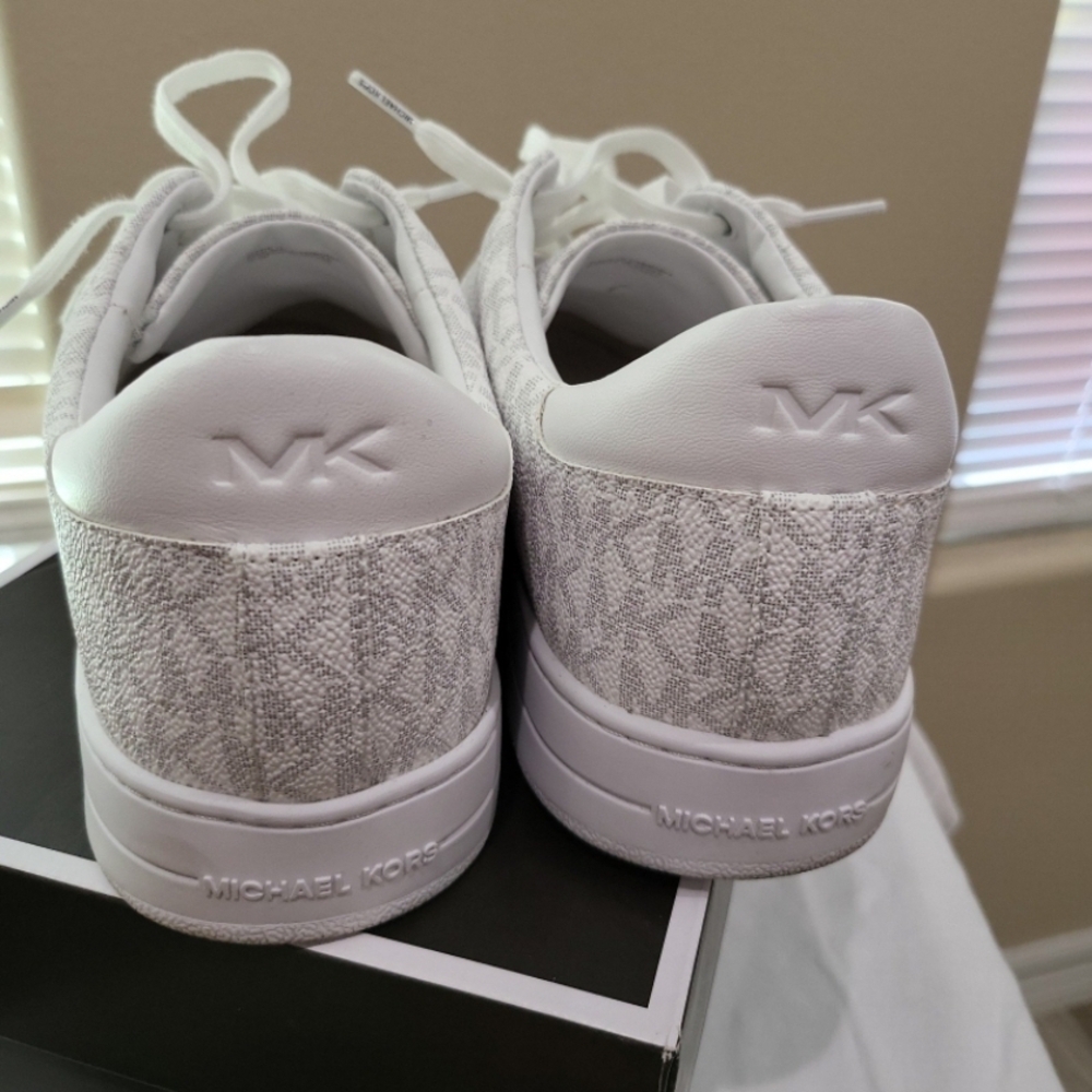Michael Kors White Textured Sneakers for Casual Comfort - Picture 3 of 12